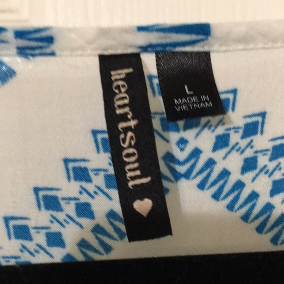 Ladies top size L/G White with blue zigzag pattern - Picture 3 of 5